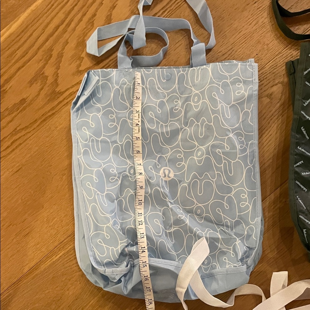 lululemon athletica Assorted Tote Bag Collection - Picture 2 of 5